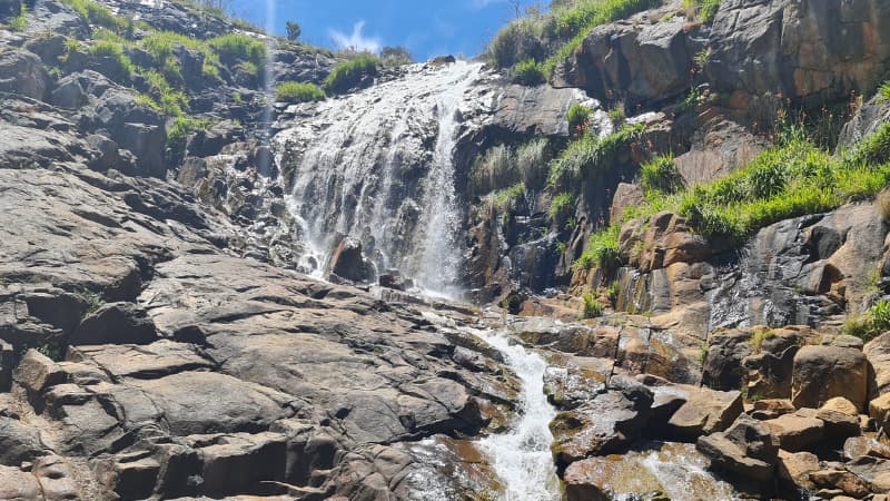 water flowing over rocks at Lesmurdie Falls