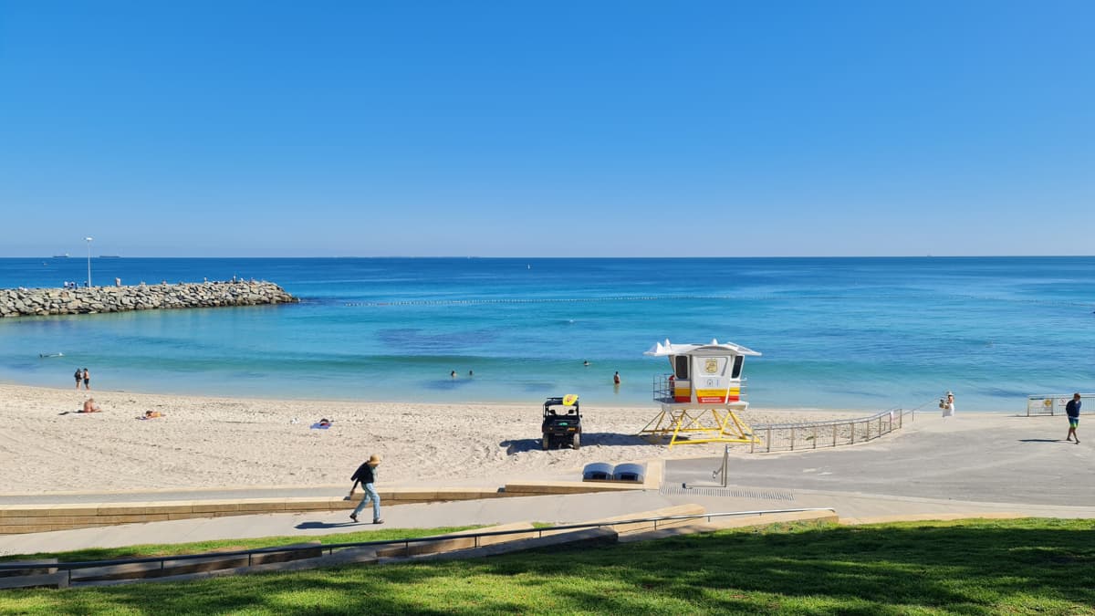 The calm waters of Cottesloe beach on a clear morning.